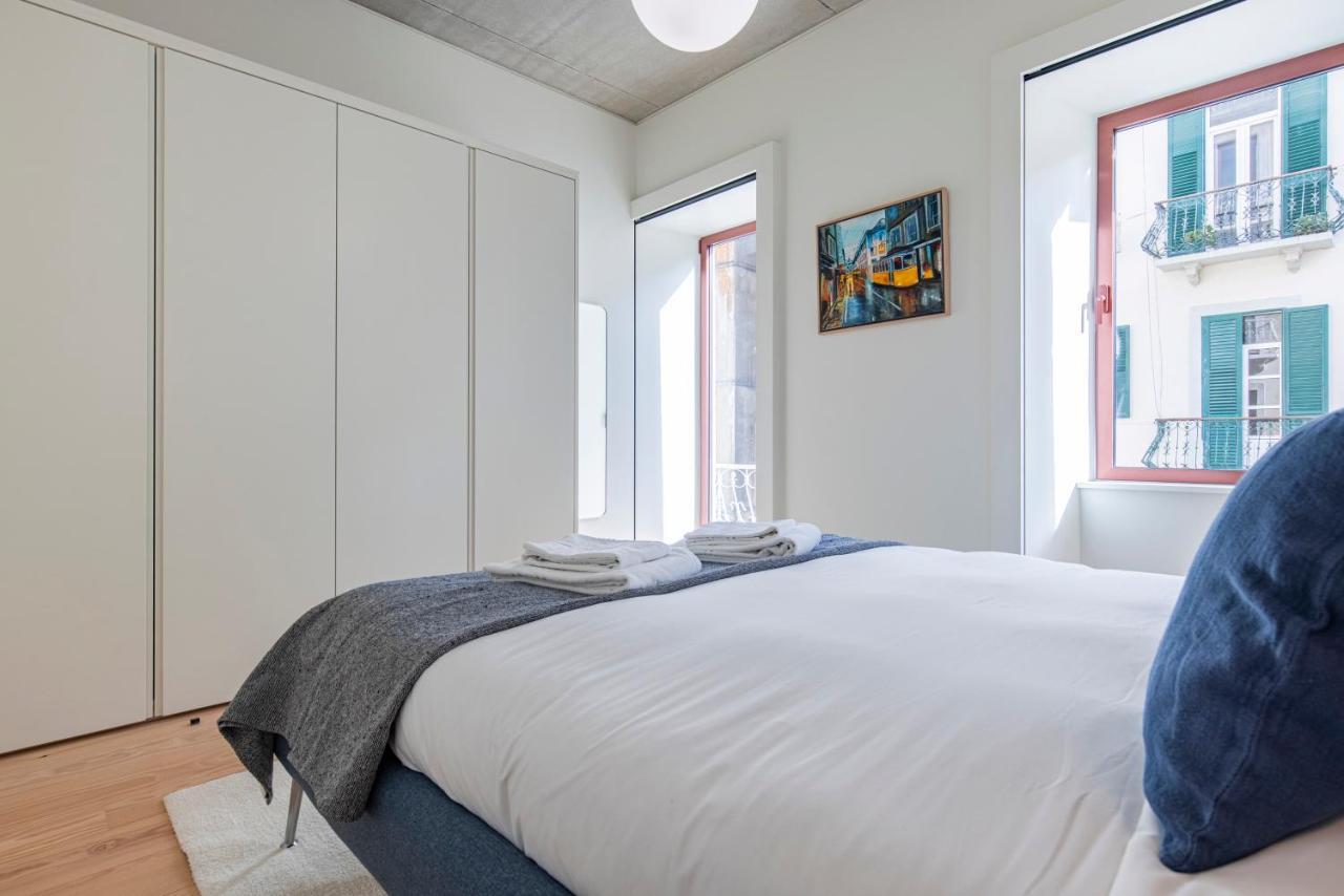 Deluxe 2Bdr Apartment W/ Patio By Lovelystay Lissabon Exterior foto