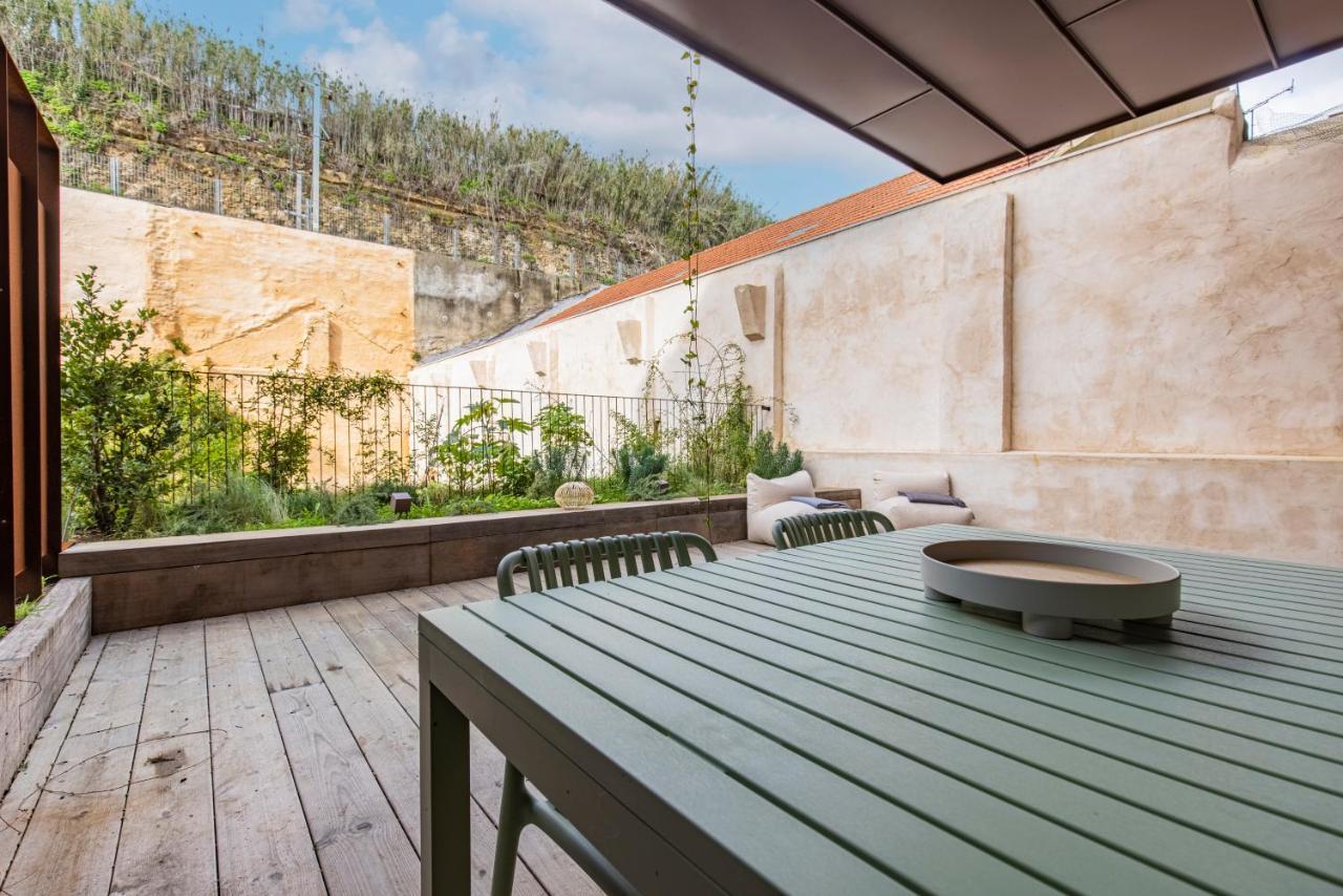 Deluxe 2Bdr Apartment W/ Patio By Lovelystay Lissabon Exterior foto