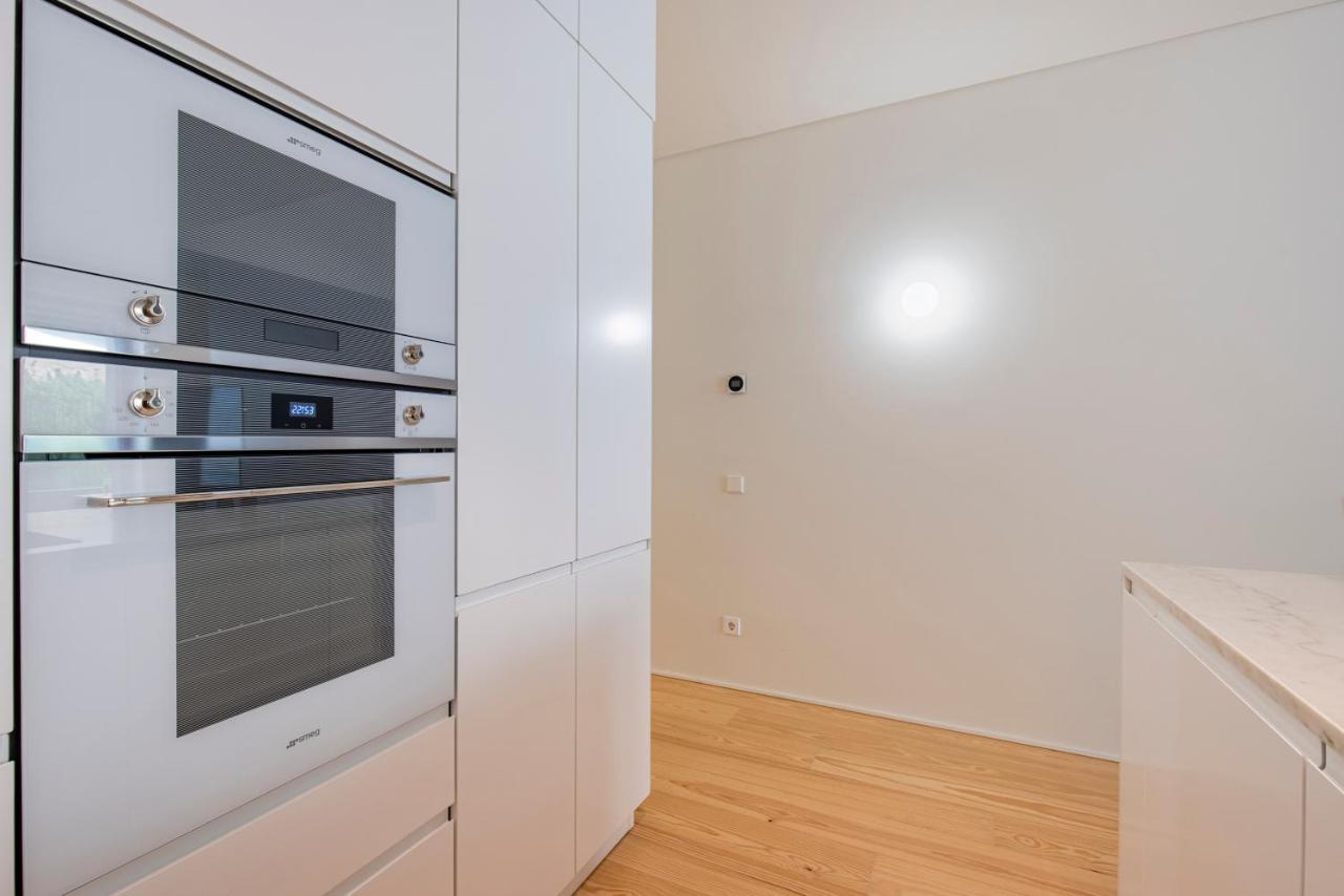Deluxe 2Bdr Apartment W/ Patio By Lovelystay Lissabon Exterior foto